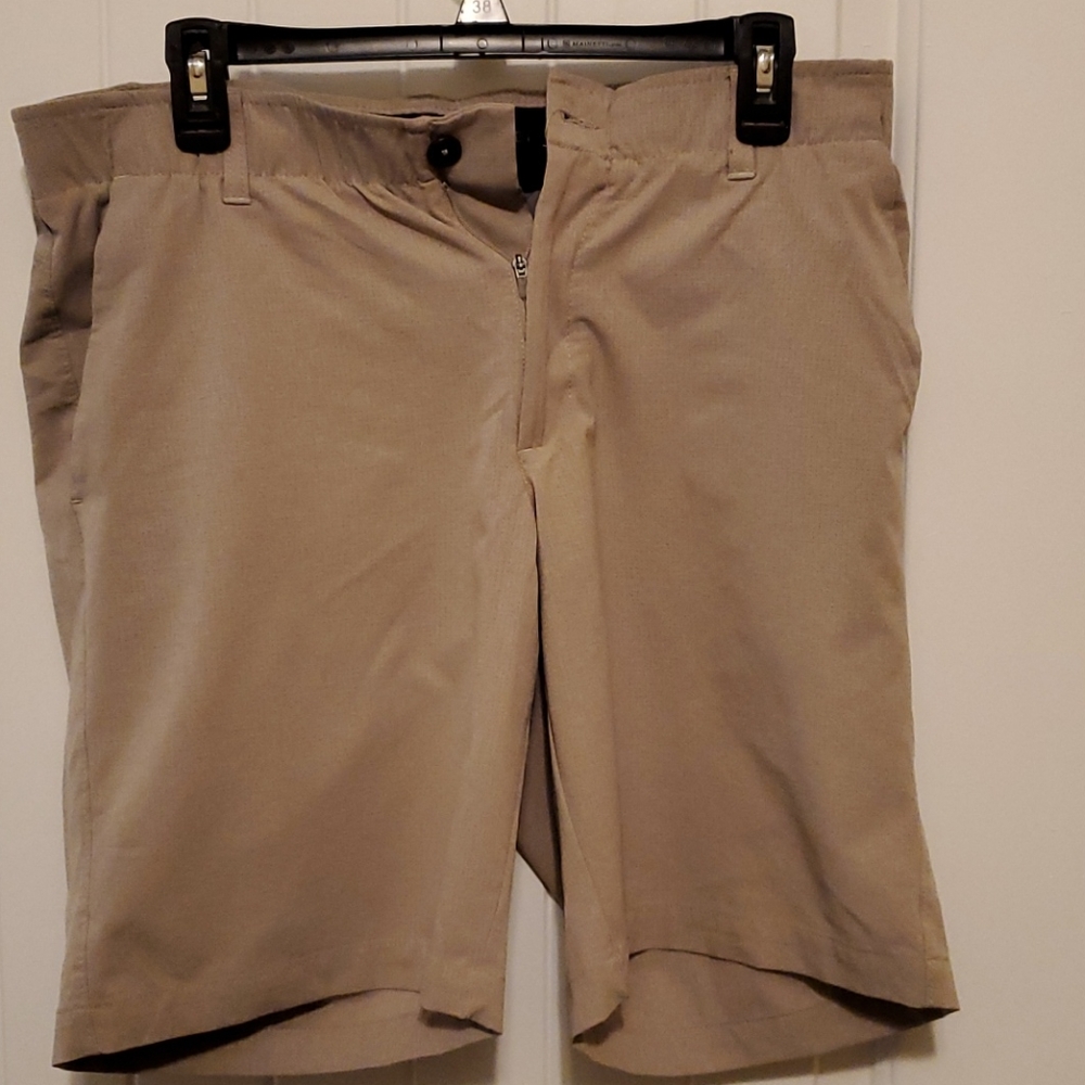 Under Armour Shorts 34